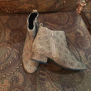 GB Girls Booties  NEW size 3 zippered Rubber soles